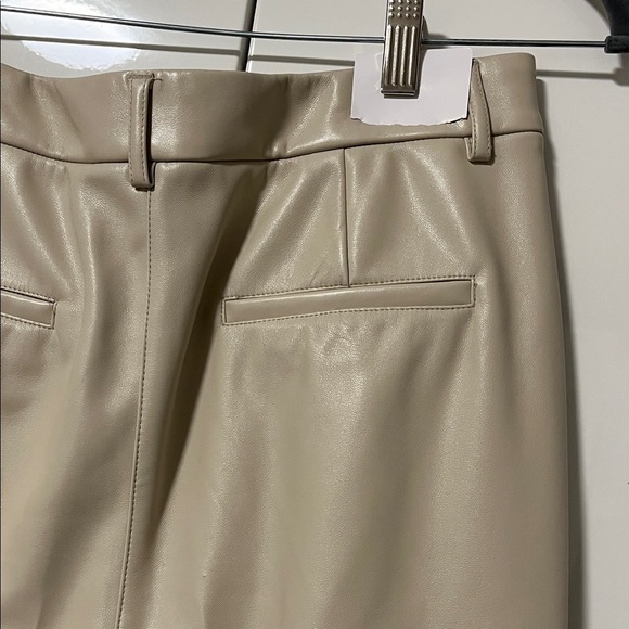 NWOT X REVOLVE House of Harlow 1960 Cream Faux Leather Bermuda Shorts, Size M - Picture 7 of 9